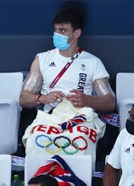During covid an army of knitters has assembled, some seasoned needle. Tom Daley Sweater I Would Pay Literally Any Amount Of Money For Some Olympian Knit Merch Vogue