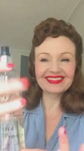 Pin Curls Vintage Set, Finish and Fix Spray