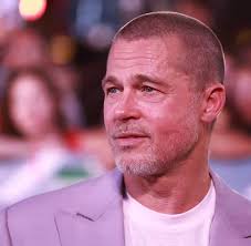 🌈 Modern Family star Aubrey Anderson-Emmons (aka Lily!) just revealed  she's bisexual in a sweet and funny post for Pride Month. She lip-synced  her iconic “I'm gay!” line from the show—and fans