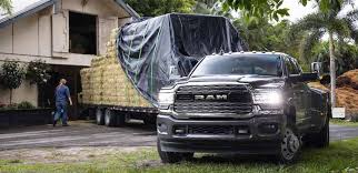 Ram feels this is more than enough power for the regular ram 3500 truck. 2020 Ram 3500 Towing Capacity Engine Payload Specs Green Dodge