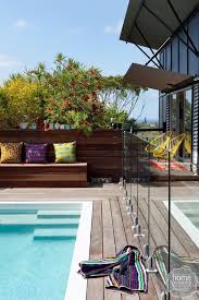 Glas Fechten Mit Einem Modernen Brett Deck Pool Steps Glass Pool Fencing Backyard Pool