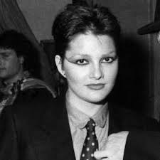 Anna Oxa: i look più iconici indossati dalla cantante