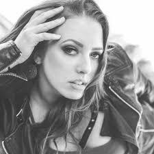 Cabrina Collesides's Instagram, Twitter & Facebook