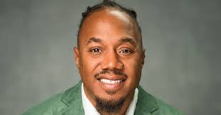 Allen Brewington's Instagram, Twitter & Facebook