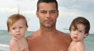 Das paar heiratete im jahr 2018 und hat vier kinder. Ricky Martin Startet Kinderhilfs Projekt In Puerto Rico Tikonline De