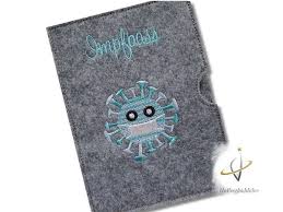 Impfpasshülle reisepasshülle für erwachsene mit namen geschenk muttertag. Impfpasshulle Fur Erwachsene Und Kinder Virus Blau Unvergleichliches