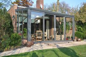 Alle shops mit rechnungskauf aufgelistet! Aluminium Wintergarten Mit Glasdachplatten Und Doppeltur In 2020 Wintergarten Kosten Terrassenuberdachung Terrassendach