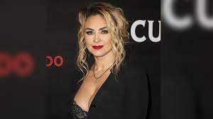 At age 13, while attending high school, she began her road to fame, participating in beauty pageants. Doeisckmkinlom