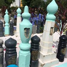 Lokasinya tepat depan farm house susu lembang, mungkin pemilik/pengelola wisata ini masih satu. Tanah Perkuburan Islam Jalan Perak