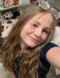 Carrie Rutter's Instagram, Twitter & Facebook