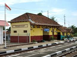 Pin Di Potret Stasiun Kereta Api Di Jawa