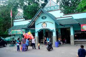 Maybe you would like to learn more about one of these? Pemandangan Kebun Binatang Siantar Spot Foto Pemandangan Kebun Binatang Siantar