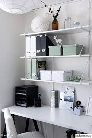 A simple architectural detail can divide a space without making it feel out of place. Minimalistic Office Simple Small Space White Minty Green Home Andhome Office Small Space Whi Home Office Decor Home Office Design Home Office Space