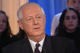 Coluche n'en a jamais voulu à mon père de l'avoir licencié: l'ancien  directeur de Radio Monte-Carlo Michel Bassi est décédé, son fils témoigne  de son passage à Monaco