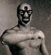 He often teamed up with his cousins (josé christian alvarado and his brother) who worked as brazo de platino jr. O Xrhsths Lucha Libre Y Ya Sto Twitter El Brazo De Oro Simplemente Iconicas Las Mascaras De Los Alvarado Fotodelrecuerdo