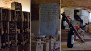 Primo vino aromatizzato ad avere ottenuto la protezione della indicazione geografica, (decreto ministeriale n.1826 del 22 marzo 2017), dal 2019 è tutelato dal consorzio del vermouth di torino, istituto che vanta anch'esso un altro primato: Pollenzo E L Unisg Ifood