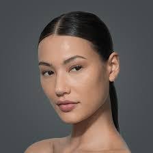 Lisa Wand's Instagram, Twitter & Facebook