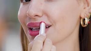 Amazon.com: Clarins Bálsamo labial y contorno extra reafirmante