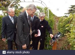 70) reason for going after bernard arnault is the son of jean leon arnault, who was working as a manufacturer at the time. House Garden Museum Christian Dior Stockfotos Und Bilder Kaufen Alamy