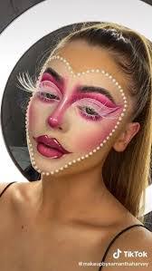 Vicky Salas's Instagram, Twitter & Facebook