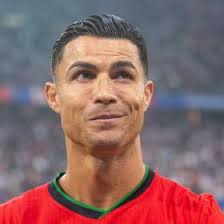 Cristiano Ronaldo i Georgina Rodriguez zaręczeni. Piłkarz wreszcie się  oświadczył