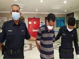 Seorang pemuda, amal adil alias, 26 tahun, dituduh di bawah sesyen 302 kanun keseksaan kerana membunuh tunangnya H4az Ya4rj3v M