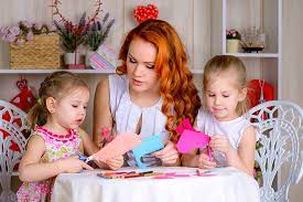 Larger images create a clothesline display, poster, or banner. 10 Easy And Creative Greeting Card Making Ideas For Kids