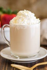 Black And White Mocha Recipe You Can Make A Perfect White Chocolate Mocha At Home With Just Five Minutes And Four Ingredients Coffee Mocha Recipe Coffee Recipes White Chocolate Mocha