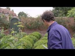 Monty Don From Bbc Gardeners World Using Jakoti Handshears Monty Don World Winter Vegetables Gardening