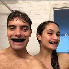 Ibunda Bungkam Ditanya Foto Vulgar Cinta Laura Bersama Pacar