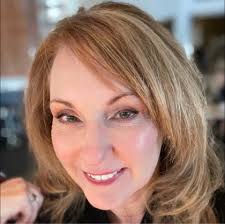 Are there unique upscale ladies dress shops in the Chattanooga area?