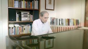 Battiato viveva allora un momento magico al centro di un sodalizio artistico molto affiatato composto da lui franco battiato è sempre stato molto riservato e non ha amato la vita mondana. Xfxw8jnk5hvlem