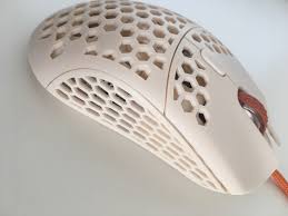 This mini lightweight mouse offers a lot but comes at a price. Finalmouse Ultralight 2 Cape Town Review Mouse Pro