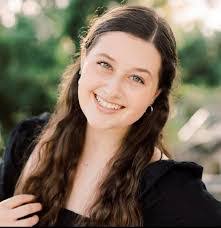 Karli Fisher's Instagram, Twitter & Facebook