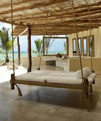 Lit De Jardin Suspendu Ou Quand Le Pageot Change D Adresse Outdoor Hanging Bed My Dream Home Outdoor Spaces