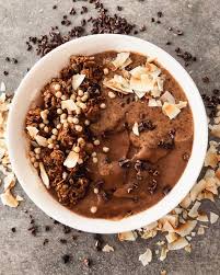 Melanie On Instagram Cocoa Maca Nice Cream Avec Cette Chaleur En Ce Moment C Etait L Ideal Ce Matin Hyper Simple A Faire Food Acai Bowl Oatmeal