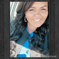 Julie Benefield's Instagram, Twitter & Facebook