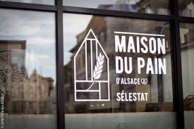 La Maison Du Pain De Selestat Une Fille En Alsace