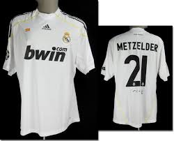 Schreib es uns unterhalb und schau dir die trikot übersicht an, um mehr zu erfahren. Christoph Metzelder Ch League 2009 10 Signiert Agon Sportsworld
