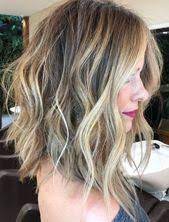 30 Chic Everyday Hairstyles For Shoulder Length Hair 2020 Chic Everyday Hair Hairstyles Medium Hair Styles Hair Styles Middle Hair