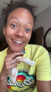 Kaitlyn Willis's Instagram, Twitter & Facebook