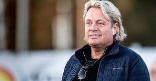 Runar sögaard är i chock efter exhustrun carolas bitska angrepp på honom. Runar Sogaard Skriver Sjalvbiografi Lovar Avsloja Privata Hemligheter Boktugg Se