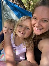 What are some free or affordable homeschooling resources and curriculum  options?