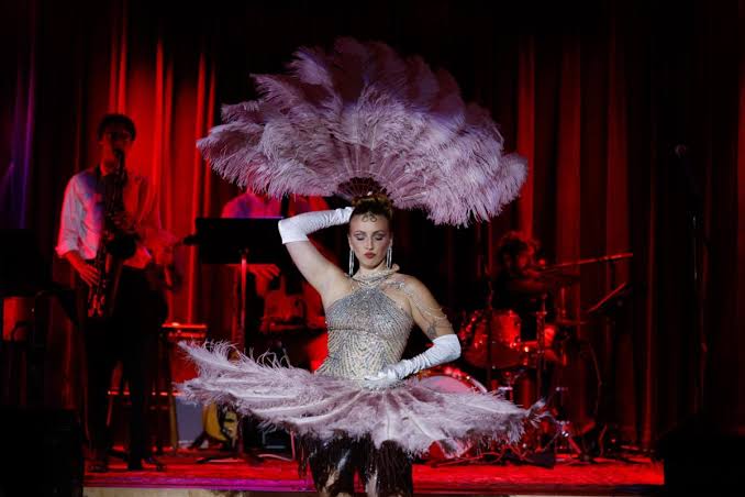 For the love of burlesque – Massachusetts Daily Collegian