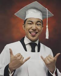 LOOK: Darren Espanto graduates from Senior High School with high honors.  Darren: "I thought it was impossible to achieve this. Thankful that I did  not doubt myself... Today, I am officially a