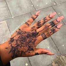 Pin By Simele On Tatoo Ideas Cute Hand Tattoos Finger Tattoos Cool Finger Tattoos Henna Tattoo Kit Henna Inspired Tattoos Hand And Finger Tattoos