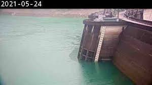 I want to ride around this reservoir but i don't think it is possible as the road seems closed and only official vehicles seem to be allowed inside. X4dfb V Re8unm