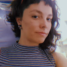 Pra tirar a poeira do feed e compartilhar um pouquinho do que tô vendo  nessa ilha mágica ✨