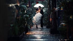 Wedding Photographer Be Different With Amazing Pre Wedding Photoshoots With Cool Locations And Pre Wedding Photoshoot Wedding Photoshoot Wedding Photographers