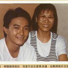 Dengan lembut aku mengangkat tubuh sandra sehingga aku dapat melepaskan celana dalamnya, pertama ke sebelah kiri lalu ke sebelah kanan. Cinta Pertama Tidak Di Restui Buat Stephen Chow Tidak Berkahwin Sampai Sekarang